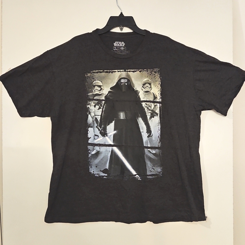 Disney Star Wars Kylo Ren Stormtroopers gray Short Sleeve Graphic Tee 2X Unisex